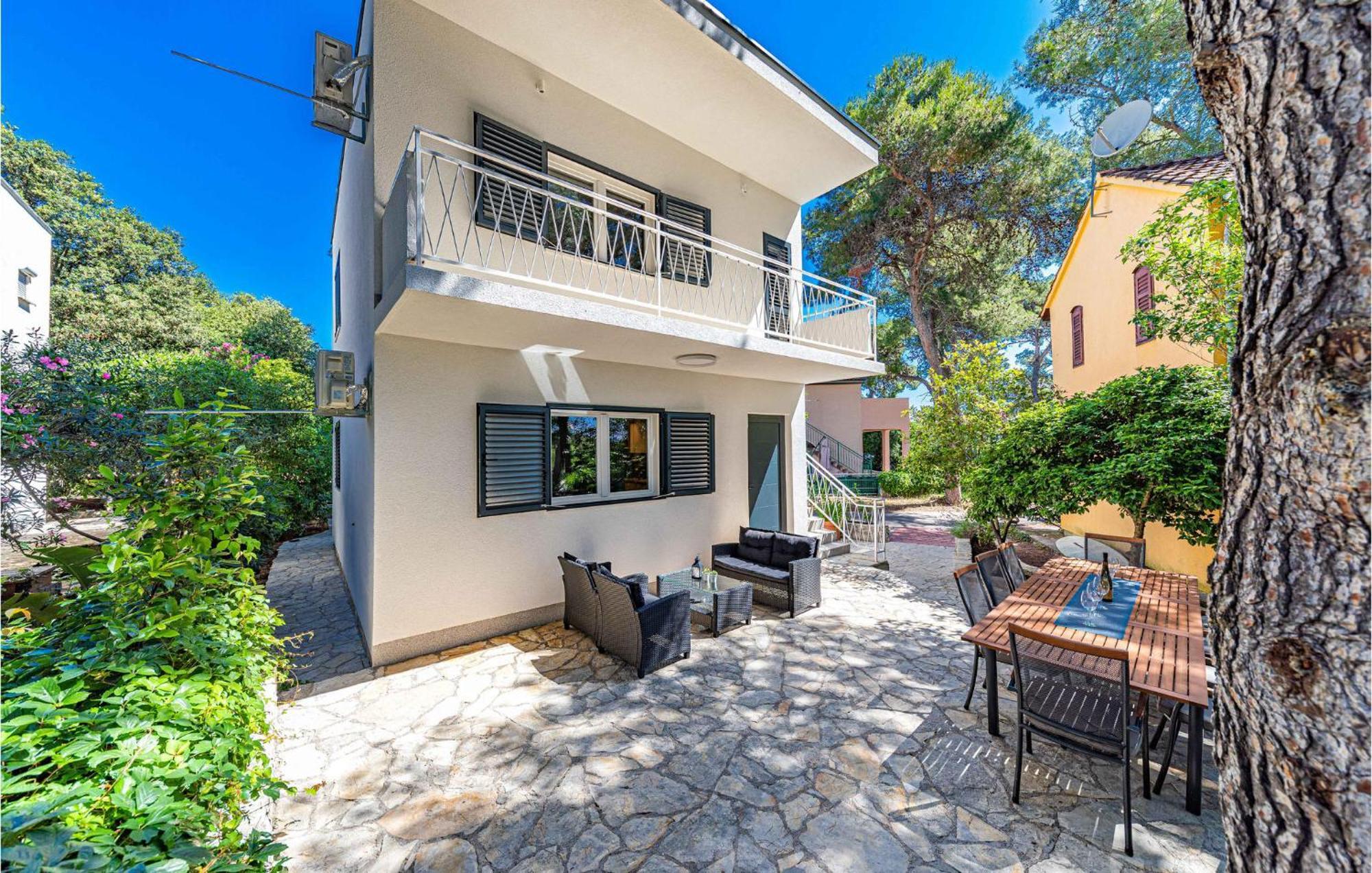 3 Bedroom Lovely Home In Ядрія Екстер'єр фото